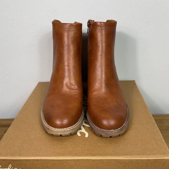 New Zodiac Women's Greyson Lug-Sole Boots in Cognac Faux Leather Women's Size 8 - Picture 1 of 9